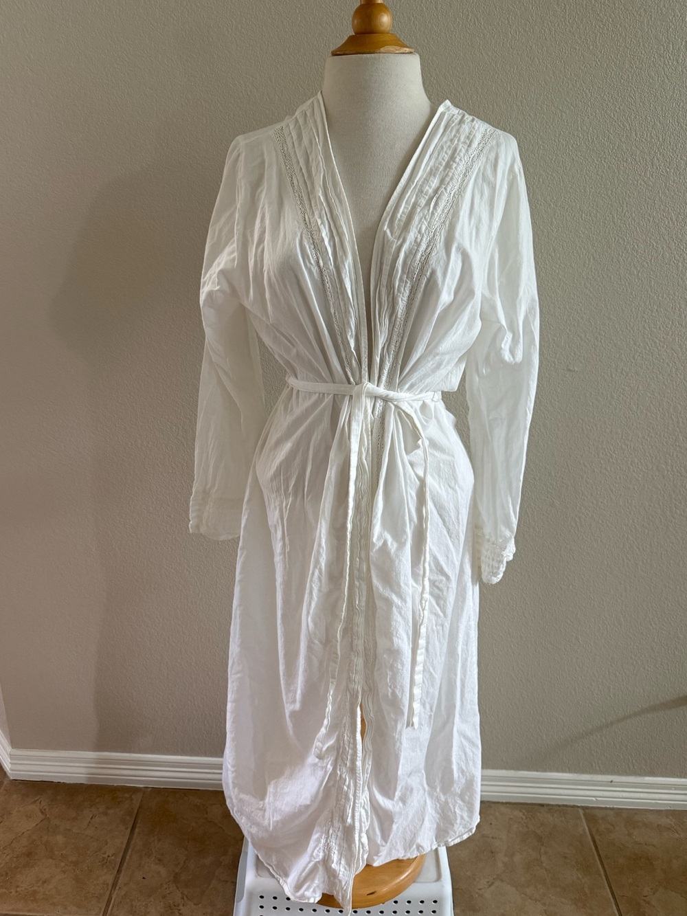 Gilligan & O'Malley S Robe 100% Cotton White Victorian Shabby Chic Long W Tie